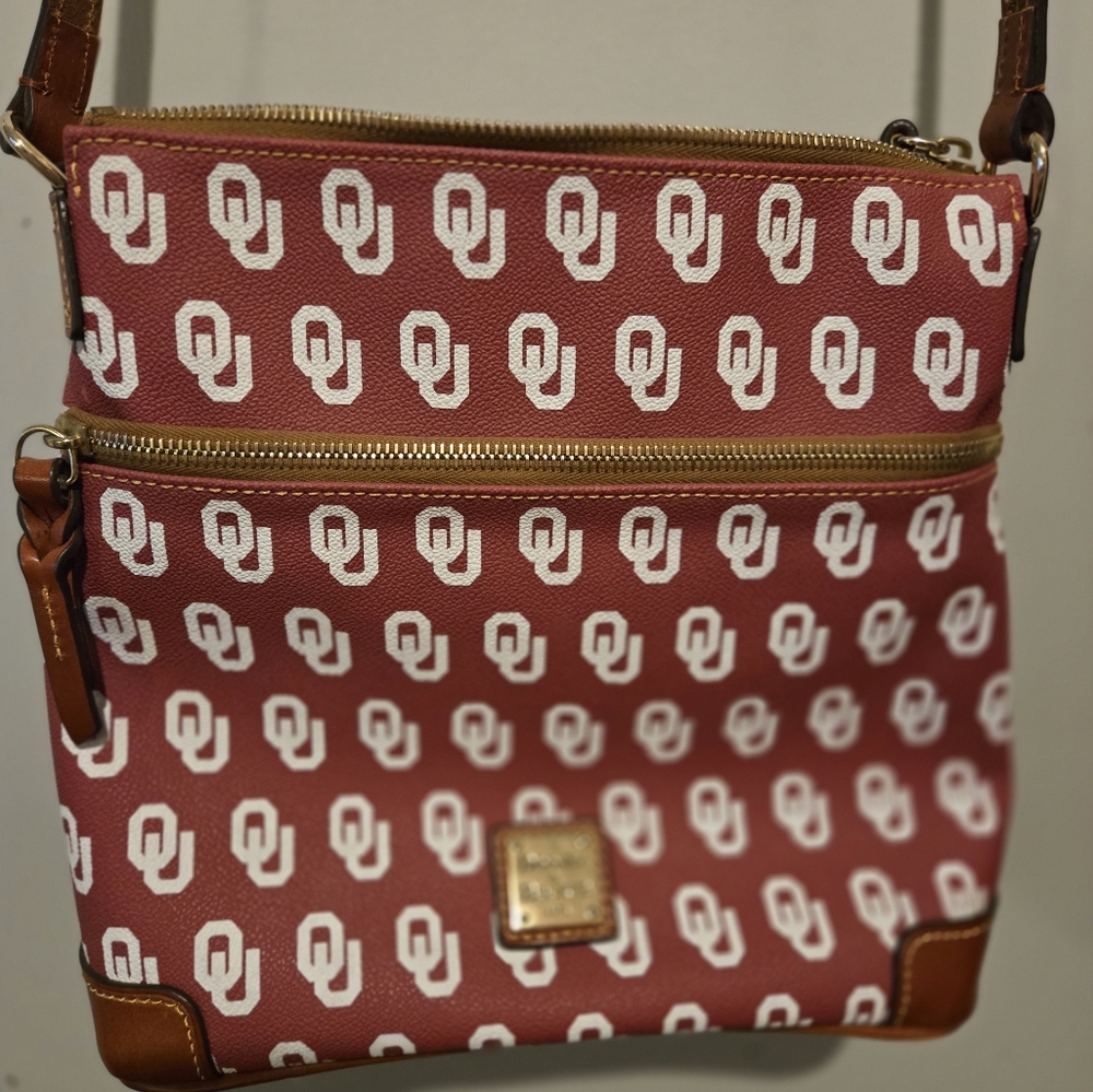 Dooney & Bourke OU Women's Crossbody